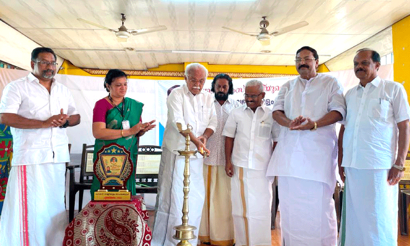 മഹാകവി വെണ്ണിക്കുളം സ്മാരക പുരസ്കാരം നൽകി മഹാകവി വെണ്ണിക്കുളം സ്മാരക പുരസ്കാരം നൽകി