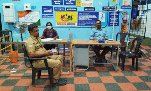 ഭ​ക്ഷ്യ​വി​ഷ​ബാ​ധ​യു​ണ്ടാ​യ വെ​സ്റ്റ് എ​ളേ​രി പു​ങ്ങം​ചാ​ലി​ൽ ആരംഭിച്ച മെഡിക്കൽ ക്യാമ്പ്