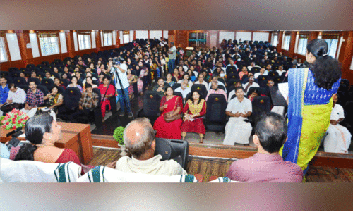 എ​സ്.​എ​സ്.​എ​ല്‍.​സി, പ്ല​സ്ടു; പരീക്ഷ ജയിക്കാൻ ക​ണ്ണൂ​ർ ജില്ല പഞ്ചായത്തിന്റെ സ്മൈല്‍ 2024