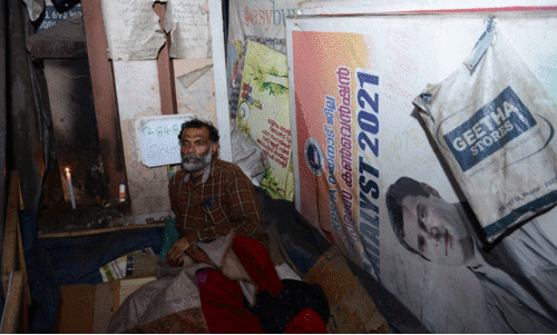 സമരപന്തലില്‍ കാഞ്ഞിരത്തിനാല്‍  കുടുംബാഗം ജെയിംസ്