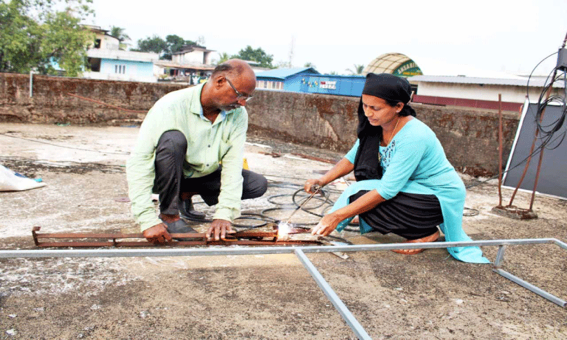 ശോഭ, വെൽഡിങ്ങിലെ സ്ത്രീശക്തി ശോഭ, വെൽഡിങ്ങിലെ സ്ത്രീശക്തി