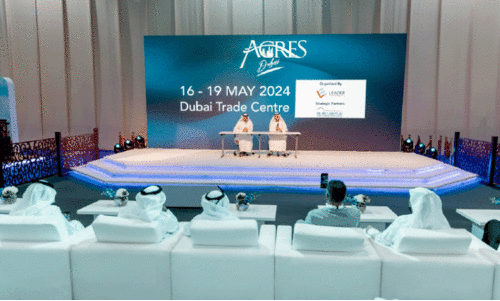 ‘ഏ​ക്ക​ർ​സ് ദു​ബൈ’ സം​ബ​ന്ധി​ച്ച്​ സം​ഘാ​ട​ക​ർ വാ​ർ​ത്ത​സ​മ്മേ​ള​ന​ത്തി​ൽ സം​സാ​രി​ക്കു​ന്നു