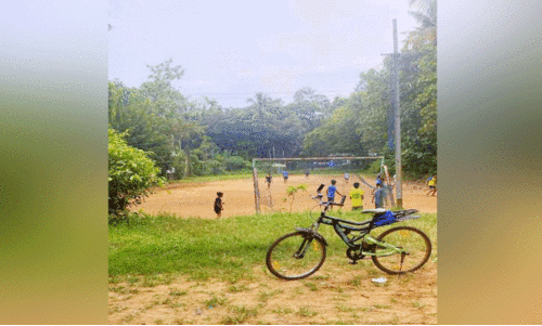 നവീകരണം പിന്നീട് മതി; ആദ്യം കളിസ്ഥലം വീതി കൂട്ടിയാട്ടെ... നവീകരണം പിന്നീട് മതി; ആദ്യം കളിസ്ഥലം വീതി കൂട്ടിയാട്ടെ...