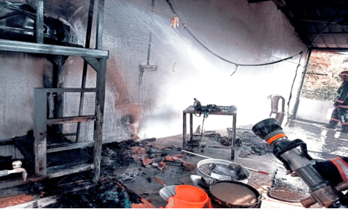 നേ​മം നഗരത്തിൽ തീപിടിത്തം