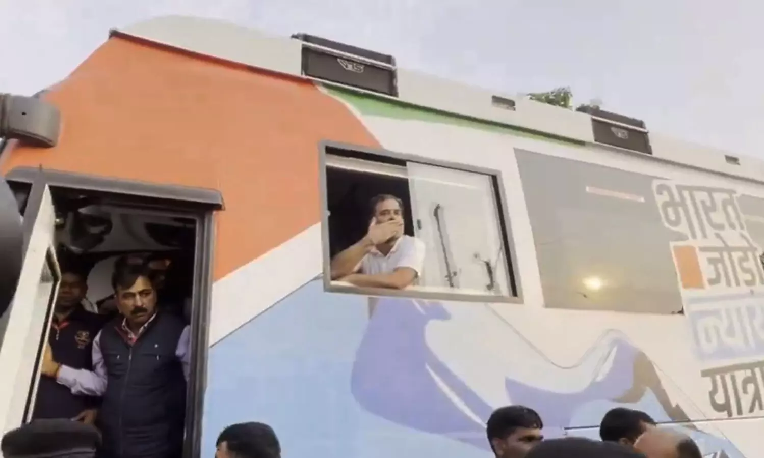 ഞാന്‍ ബസിൽ നിന്നിറങ്ങിയപ്പോൾ ബി.ജെ.പിക്കാർ ഓടി -രാഹുൽ ഗാന്ധി