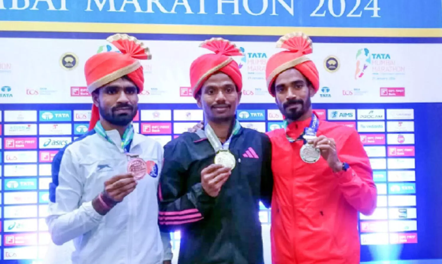 മുംബൈ മാരത്തണിൽ ഗോപിക്ക് വെള്ളിത്തിളക്കം