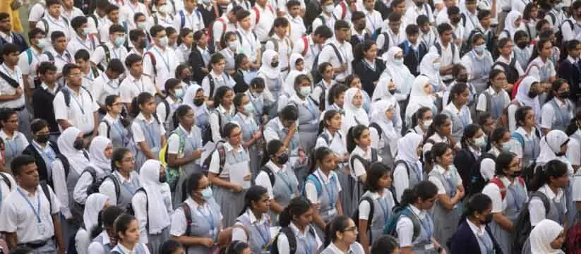 അടുത്ത അധ്യയന വർഷത്തെ വിദ്യാഭ്യാസ കലണ്ടറിൽ  പ്രവൃത്തിദിനങ്ങൾ 220ൽ കുറയരുതെന്ന്​ ഹൈകോടതി