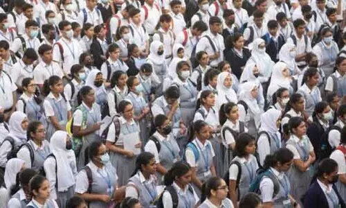 അടുത്ത അധ്യയന വർഷത്തെ വിദ്യാഭ്യാസ കലണ്ടറിൽ  പ്രവൃത്തിദിനങ്ങൾ 220ൽ കുറയരുതെന്ന്​ ഹൈകോടതി