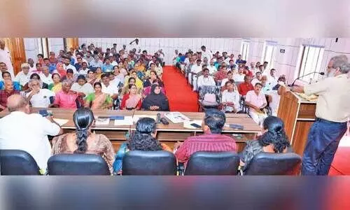 കാഞ്ഞങ്ങാട് ബ്ലോക്ക് പഞ്ചായത്ത് വികസന സെമിനാർ സംസ്ഥാന പ്ലാനിങ് ബോർഡ് അംഗം ഡോ. ജിജു പി. അലക്സ് ഉദ്ഘാടനം ചെയ്യുന്നു