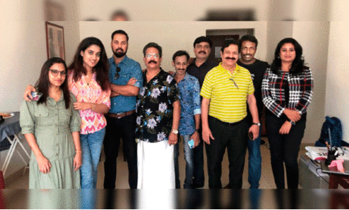 പോ​ൾ​സ​ൺ പാ​വ​റ​ട്ടിയും സഹപ്രവർത്തകരും