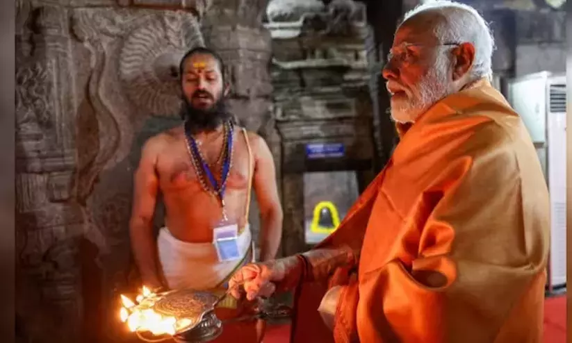 ക്ഷേത്രസന്ദർശനം തുടർന്ന് നരേന്ദ്ര മോദി; ധനുഷ്കോടി ക്ഷേത്രത്തിലും പൂജ നടത്തി