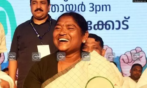 ഇന്ത്യ ഭരിക്കുന്നത് മോദി, അദാനി, ആർ.എസ്.എസ് ത്രിബ്ൾ എൻജിൻ സർക്കാർ; രൂക്ഷ വിമർശനവുമായി മന്ത്രി അനസൂയ സീതക്ക