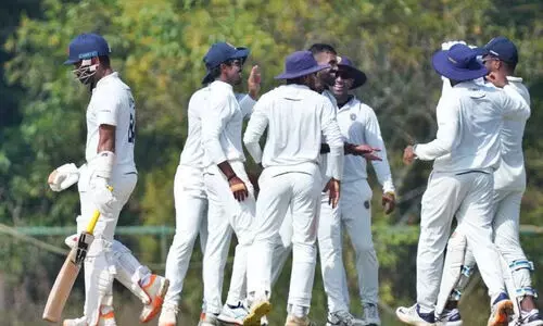 303 അടിച്ച് ജയിക്കണം; മും​ബൈ​ക്കെ​തി​രെ നാ​ലാം ദി​വ​സം കേ​ര​ള​ത്തി​ന് ജ​യ​പ്ര​തീ​ക്ഷ