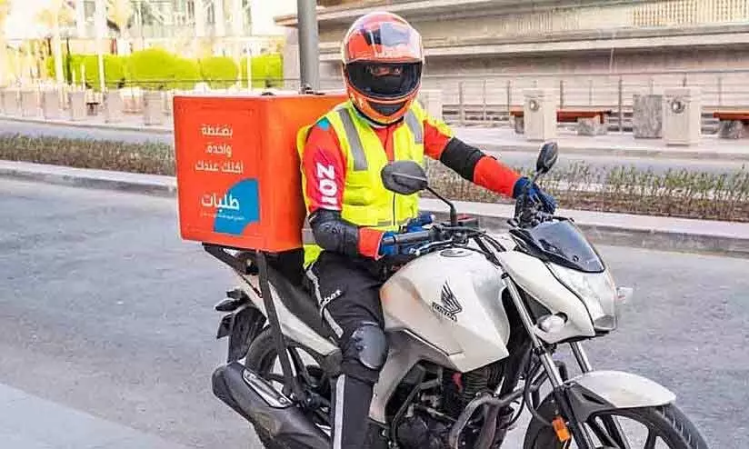 ഷാർജയിൽ ബൈക്ക് യാത്രികർക്ക് സുരക്ഷ ബോധവത്കരണം ഷാർജയിൽ ബൈക്ക് യാത്രികർക്ക് സുരക്ഷ ബോധവത്കരണം