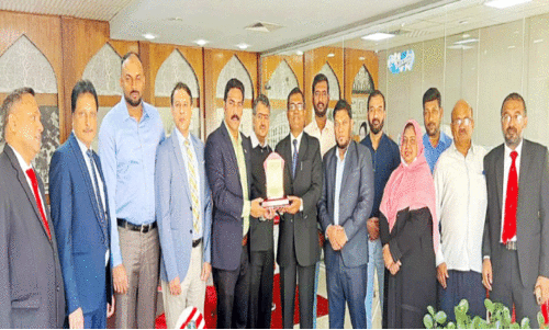 എ​യ​ർ ഇ​ന്ത്യ മാ​നേ​ജ​ർ പ്ര​സ​ന്ന മി​സ്ത്രി​ക്ക് യാ​ത്ര​യ​യ​പ്പ്