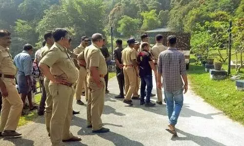 വിനോദസഞ്ചാരികളെ  ആക്രമിച്ച കാട്ടുപോത്തിനെ തുരത്താനായി  കക്കയം ഡാംസൈറ്റിനടുത്ത വനത്തിൽ ഫോറസ്റ്റ് ആർ.ആർ.ടി സംഘം തിരച്ചിൽ നടത്താനെത്തിയപ്പോൾ