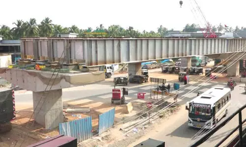 ദേ​ശീ​യ​പാ​ത: പൊ​ന്നാ​നി ച​മ്ര​വ​ട്ടം ജ​ങ്ഷ​നി​ൽ മേ​ൽ​പാ​ലം നി​ർ​മാ​ണം അ​തി​വേ​ഗ​ത്തി​ൽ