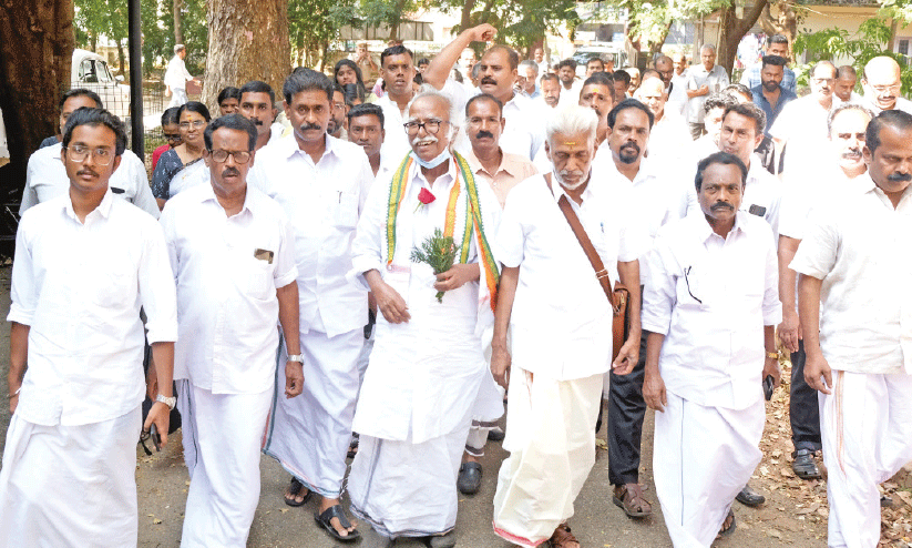 കോൺഗ്രസ് എസ് ജില്ല കമ്മിറ്റി നേതൃത്വത്തിൽ തൃശൂർ സാഹിത്യ അക്കാദമി ചങ്ങമ്പുഴ ഹാളിൽ മന്ത്രി രാമചന്ദ്രൻ കടന്നപ്പള്ളിക്ക് സ്വീകരണം നൽകിയപ്പോൾ കോൺഗ്രസ് എസ് ജില്ല കമ്മിറ്റി നേതൃത്വത്തിൽ തൃശൂർ സാഹിത്യ അക്കാദമി ചങ്ങമ്പുഴ ഹാളിൽ മന്ത്രി രാമചന്ദ്രൻ കടന്നപ്പള്ളിക്ക് സ്വീകരണം നൽകിയപ്പോൾ