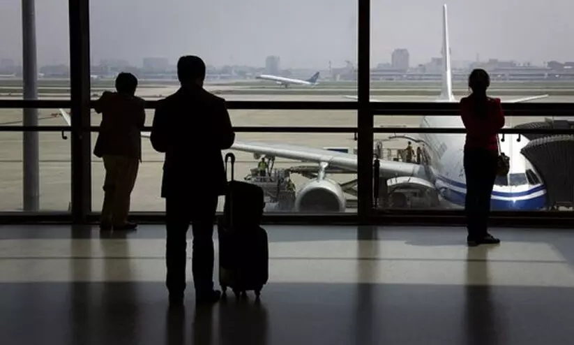 പ്രാണപ്രതിഷ്ഠ ദിനത്തിൽ മധുര വിതരണം നടത്തിയ ഇന്ത്യക്കാരുടെ ജോലി പോയി, നാട്ടിലേക്ക് കയറ്റി അയച്ചു പ്രാണപ്രതിഷ്ഠ ദിനത്തിൽ മധുര വിതരണം നടത്തിയ ഇന്ത്യക്കാരുടെ ജോലി പോയി, നാട്ടിലേക്ക് കയറ്റി അയച്ചു