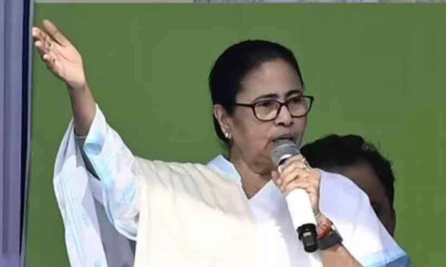 ഇൻഡ്യ മുന്നണിയുടെ ഭാഗമാകാനില്ല; ലോക്സഭ തെരഞ്ഞെടുപ്പിൽ ഒറ്റക്ക് മത്സരിക്കുമെന്ന് മമത ബാനർജി