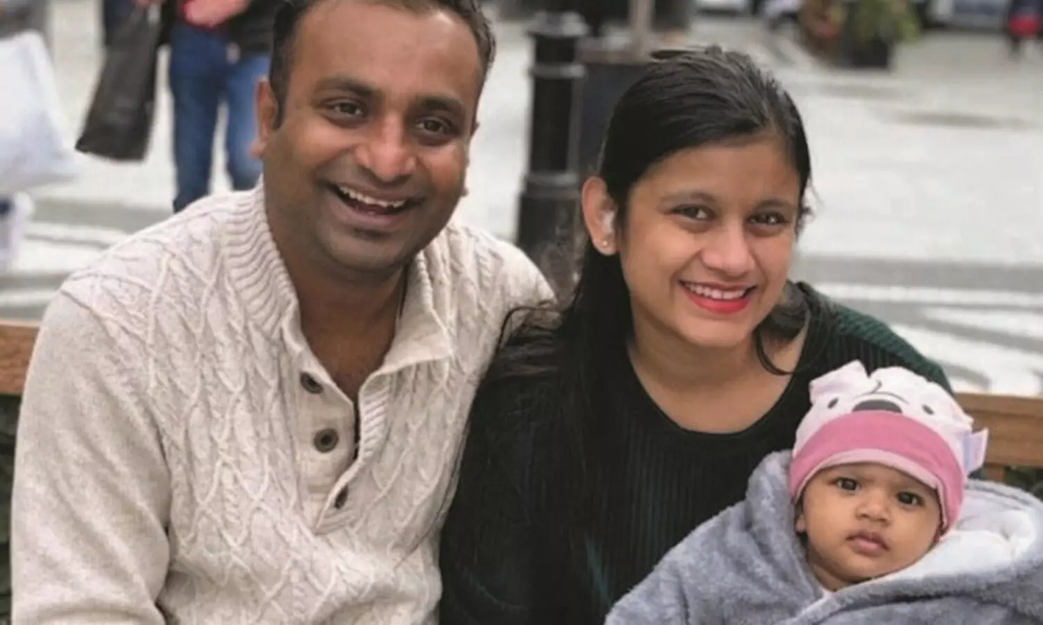 ‘എന്‍റെ പൊന്നുമോളെ തിരിച്ചുതരൂ, ഞങ്ങളെക്കാണാതെ അവൾ എത്രമാത്രം കരഞ്ഞിട്ടുണ്ടാവും?’ -ധാരയായൊഴുകുന്നു ‘ധാര’യുടെ കണ്ണീർ