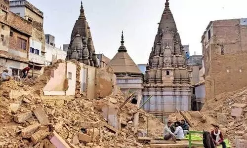 അ​മ്പ​ല​ങ്ങ​ൾ പൊ​ളി​ച്ചി​ട്ട​പ്പോ​ൾ