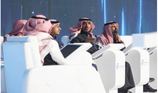 തൊ​ഴി​ല​വ​സ​ര​ങ്ങ​ൾ​ക്കാ​യി സ്വ​കാ​ര്യ​മേ​ഖ​ല​യു​മാ​യി യോ​ജി​ച്ച്​ മു​ന്നേ​റു​ന്നു -മാ​ന​വ​ശേ​ഷി മ​ന്ത്രി