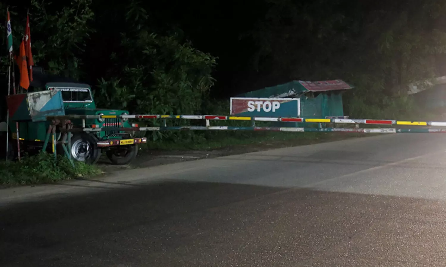 ബന്ദിപ്പൂർ വനപാതയിൽ രാത്രിയിൽ അടിയന്തര ആവശ്യക്കാരെ കടത്തിവിടും