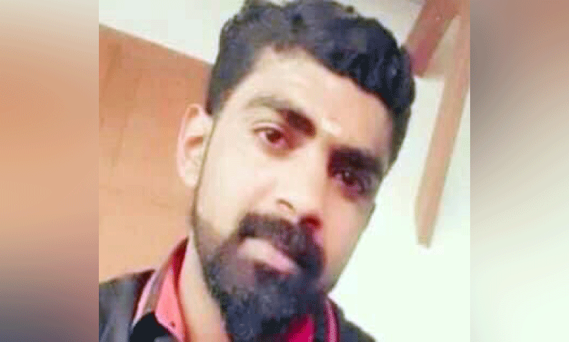 വാഹനാപകടത്തിൽ മലയാളി യുവാവ് മരിച്ചു വാഹനാപകടത്തിൽ മലയാളി യുവാവ് മരിച്ചു