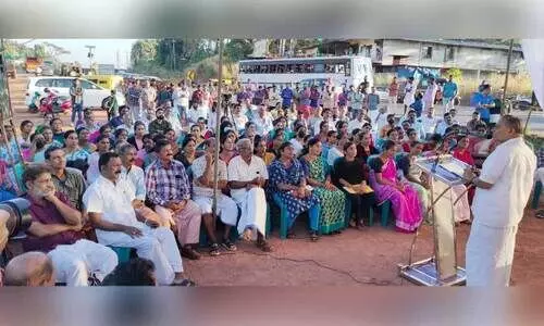 300 ദിവസം പിന്നിട്ട് പെരിയ ബസാർ അടിപ്പാത സമരം