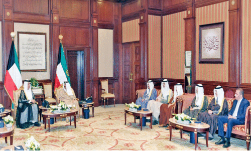 റാ​സ​ൽ​ഖൈ​മ ഭ​ര​ണാ​ധി​കാ​രി അ​മീ​ർ, പ്ര​ധാ​ന​മ​ന്ത്രി എ​ന്നി​വ​രു​മാ​യി ച​ർ​ച്ച ന​ട​ത്തി