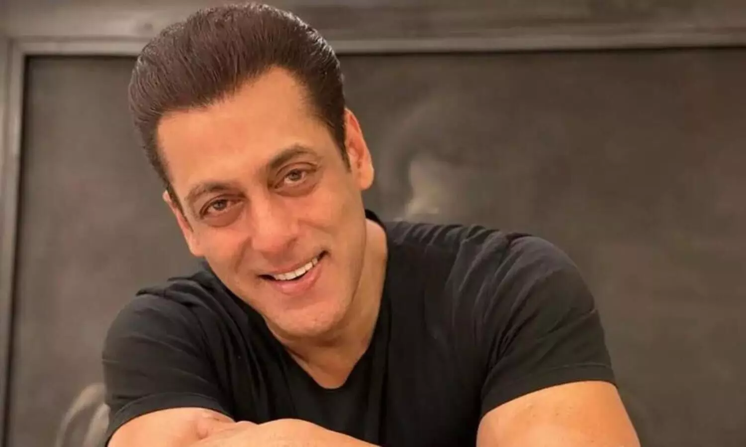 Salman Khan meets cancer patient