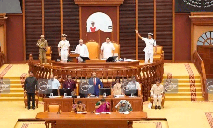 അനുനയമില്ലാതെ ഗവർണർ; സംയമനം പാലിച്ച്​ സി.പി.എം