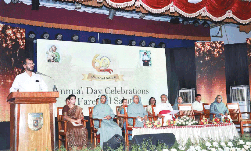 ഇരിങ്ങാലക്കുട സെന്റ് ജോസഫ്സ് കോളജ് ദിനാഘോഷവും യാത്രയയപ്പും കാലിക്കറ്റ് വി.സി ഡോ. എം.കെ. ജയരാജ് ഉദ്ഘാടനം ചെയ്യുന്നു ഇരിങ്ങാലക്കുട സെന്റ് ജോസഫ്സ് കോളജ് ദിനാഘോഷവും യാത്രയയപ്പും കാലിക്കറ്റ് വി.സി ഡോ. എം.കെ. ജയരാജ് ഉദ്ഘാടനം ചെയ്യുന്നു