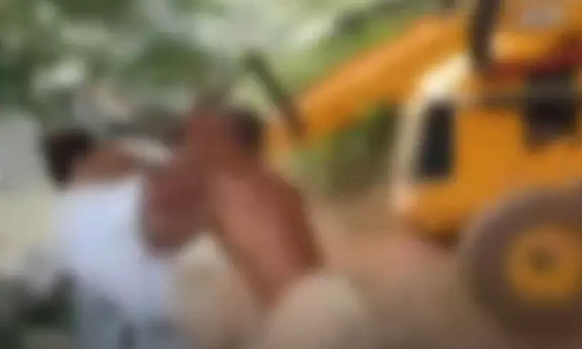 വസ്തു തർക്കം: വയോധിക ദമ്പതികൾക്ക് മഞ്ചേരിയിൽ ബന്ധുവിന്റെ ക്രൂര മർദനം വസ്തു തർക്കം: വയോധിക ദമ്പതികൾക്ക് മഞ്ചേരിയിൽ ബന്ധുവിന്റെ ക്രൂര മർദനം