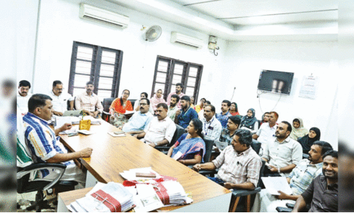 കെ.​എ​സ്.​ഡ​ബ്ല്യു.​എം.​പി പ​ദ്ധ​തി​യു​ടെ ഉ​ന്ന​തത​ല യോ​ഗം മ​ല​പ്പു​റം ന​ഗ​ര​സ​ഭാ​ധ്യ​ക്ഷ​ൻ  മു​ജീ​ബ് കാ​ടേ​രി ഉ​ദ്ഘാ​ട​നം ചെ​യ്യു​ന്നു