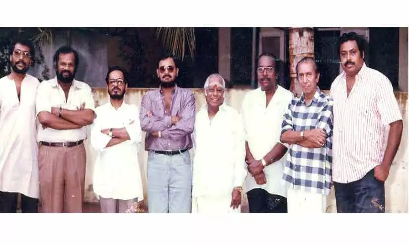 എം.​എ​സ്. വി​ശ്വ​നാ​ഥ​ൻ, ശ്യാം, ​എ.ടി. ​ഉ​മ്മ​ർ, ഔ​സേ​പ്പ​ച്ച​ൻ, ര​വീ​ന്ദ്ര​ൻ, ജോ​ൺ​സ​ൺ, രാ​ജാ​മ​ണി  എ​ന്നി​വ​ർ​ക്കൊ​പ്പം