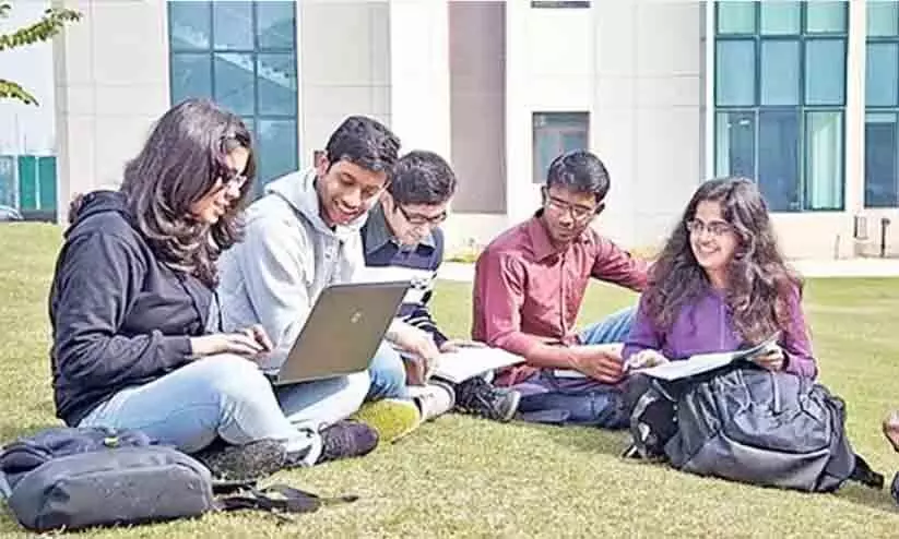 ഇന്ത്യയിൽ ഏറ്റവും കൂടുതൽ കോളജുകളുള്ളത് യു.പിയിൽ; മഹാരാഷ്ട്രയും കർണാടകയും തൊട്ടുപിന്നിൽ ഇന്ത്യയിൽ ഏറ്റവും കൂടുതൽ കോളജുകളുള്ളത് യു.പിയിൽ; മഹാരാഷ്ട്രയും കർണാടകയും തൊട്ടുപിന്നിൽ