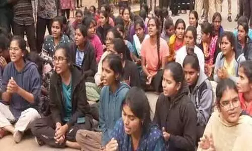 പെൺകുട്ടികളുടെ ഹോസ്റ്റലിൽ അജ്ഞാതർ; നടപടിയാവശ്യപ്പെട്ട് ഉസ്മാനിയ യൂനിവേഴ്സിറ്റിയിൽ പി.ജി വിദ്യാർഥികളുടെ സമരം