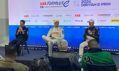 ഫോർമുല ഇ കാറോട്ട മത്സരം രണ്ടാം റൗണ്ടിൽ ജാക് ഡെന്നിസ്; ആരവത്തിലമർന്ന് റിയാദിലെ ദറഇയ ഫോർമുല ഇ കാറോട്ട മത്സരം രണ്ടാം റൗണ്ടിൽ ജാക് ഡെന്നിസ്; ആരവത്തിലമർന്ന് റിയാദിലെ ദറഇയ