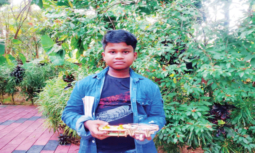 യൂ ​ട്യൂ​ബ് ഗു​രു​വാ​യി; ചി​റ​ക​ടി​ച്ചു​യ​ർ​ന്ന് പ്ര​സി​ന്തി​ന്റെ ഡ്രോ​ൺ