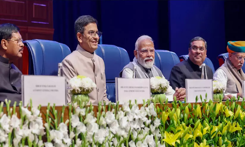 വജ്രജൂബിലി നിറവിൽ സുപ്രീംകോടതി; ഭരണഘടന മുറു​കെ പിടിക്കാനുള്ള പ്രതിജ്ഞ പുതുക്കണം -ചീഫ് ജസ്റ്റിസ്