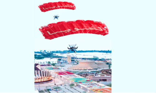 എക്​സ്​പോയിൽ ലഖ്​വിയ  പാരാട്രൂപ്പേഴ്സ്​ പ്രകടനം