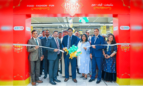 ലു​ലു ഹൈ​പ്പ​ർ​മാ​ർ​ക്ക​റ്റി​ൽ  ‘ലി​റ്റി​ൽ ഇ​ന്ത്യ’ റീ​ട്ടെ​യി​ൽ സ്ക്വ​യ​ർ  ഉദ്ഘാടനം ചെയ്യുന്നു