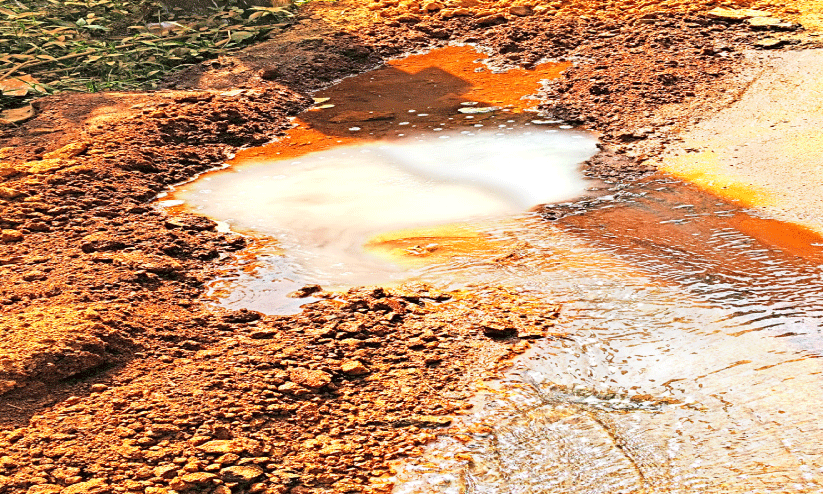 കുടിവെള്ള വിതരണം മുടക്കി ഗ്യാസ് പൈപ്പ് ലൈൻ പ്രവൃത്തി കുടിവെള്ള വിതരണം മുടക്കി ഗ്യാസ് പൈപ്പ് ലൈൻ പ്രവൃത്തി