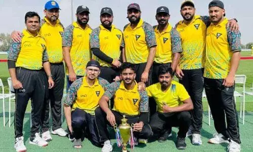 ബ്ലേസിങ്​ ബുൾസ് ക്രിക്കറ്റ് ടീം ജേതാക്കൾ