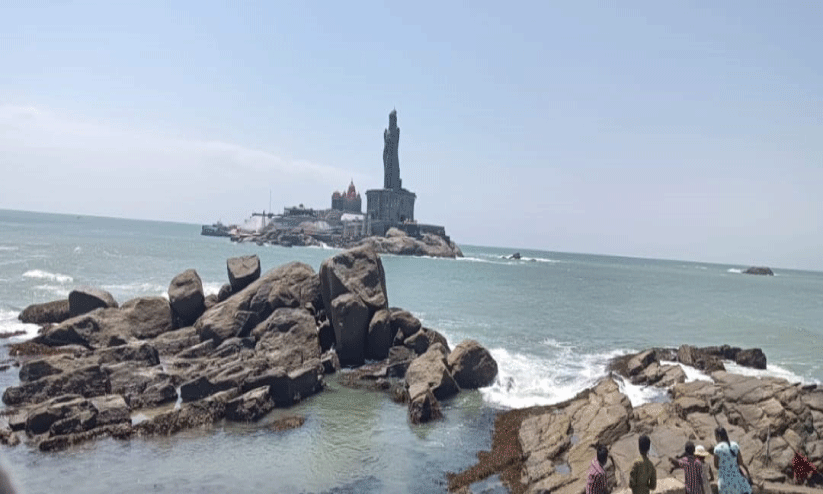 നു​ക​രാ​ൻ ആ​യി​ര​ങ്ങ​ൾ...മായക്കാഴ്ചയൊരുക്കി ക​ന്യാ​കു​മാ​രി