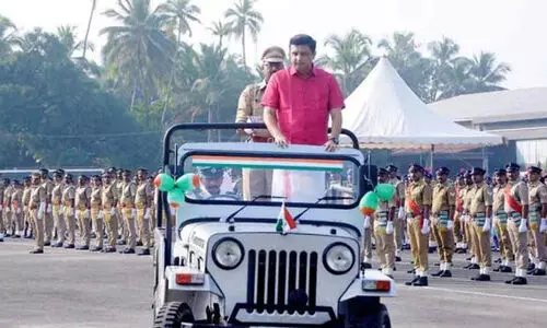 police vehicle, kozhikode news