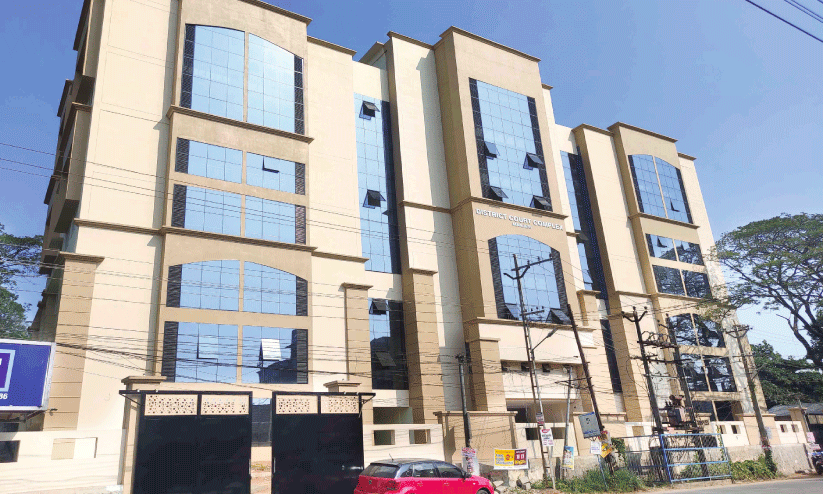 മഞ്ചേരിയിൽ ജില്ല കോടതി സമുച്ചയം 18ന് നാടിന് സമർപ്പിക്കും മഞ്ചേരിയിൽ ജില്ല കോടതി സമുച്ചയം 18ന് നാടിന് സമർപ്പിക്കും