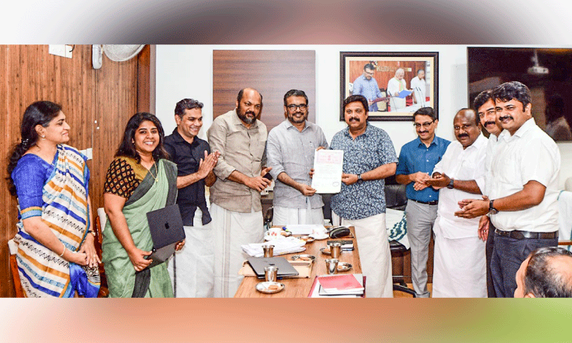 എറണാകുളം കെ.എസ്.ആർ.ടി.സി സ്റ്റാൻഡ് മുഖം മാറുന്നു എറണാകുളം കെ.എസ്.ആർ.ടി.സി സ്റ്റാൻഡ് മുഖം മാറുന്നു